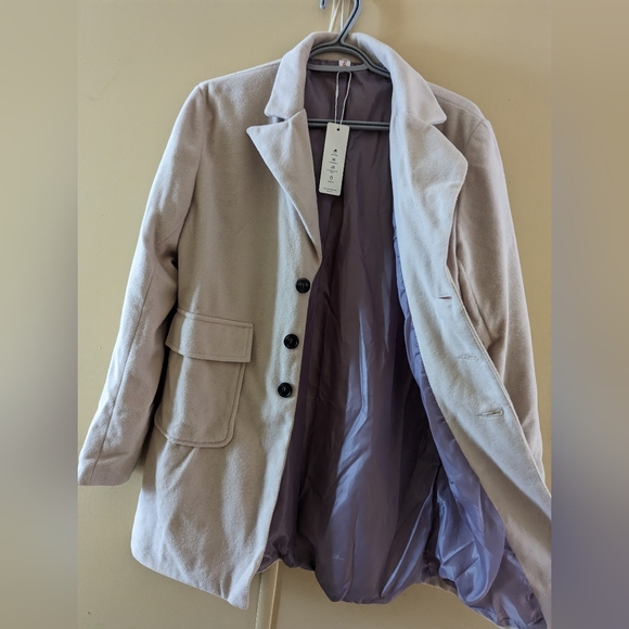 Blazer - Picture 2 of 2